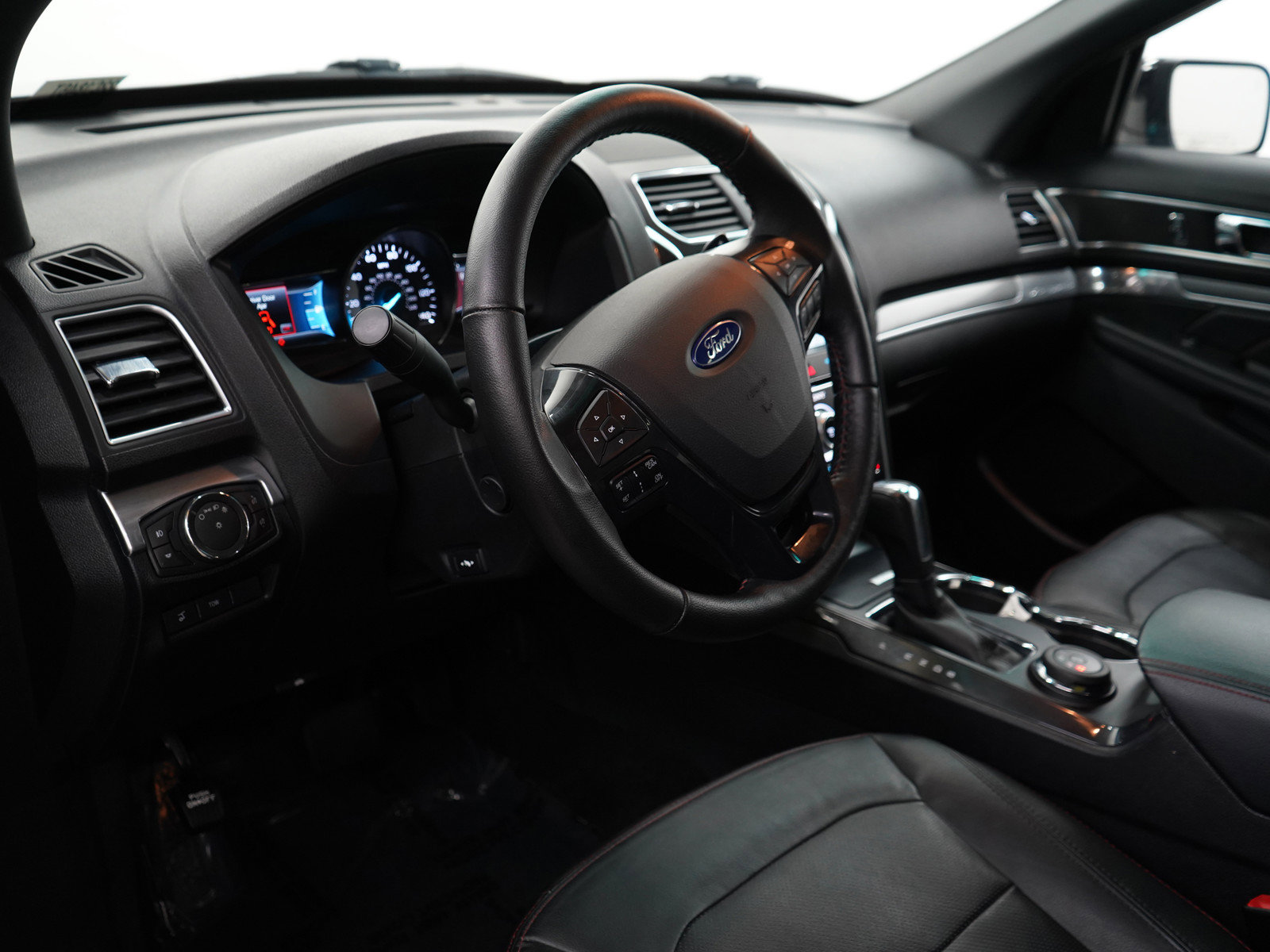 2017 Ford Explorer Sport photo 17