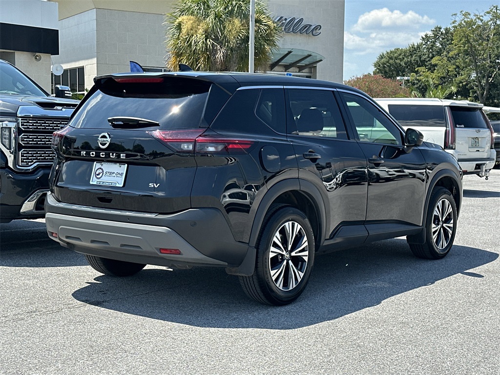 2021 Nissan Rogue SV photo 3