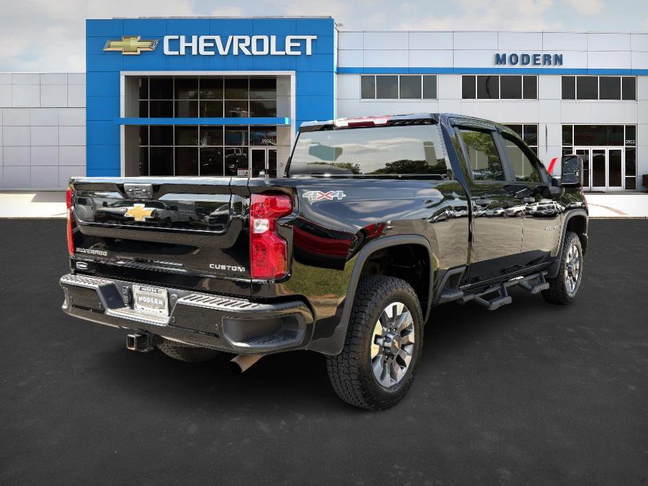 2024 Chevrolet Silverado 2500HD Custom photo 5