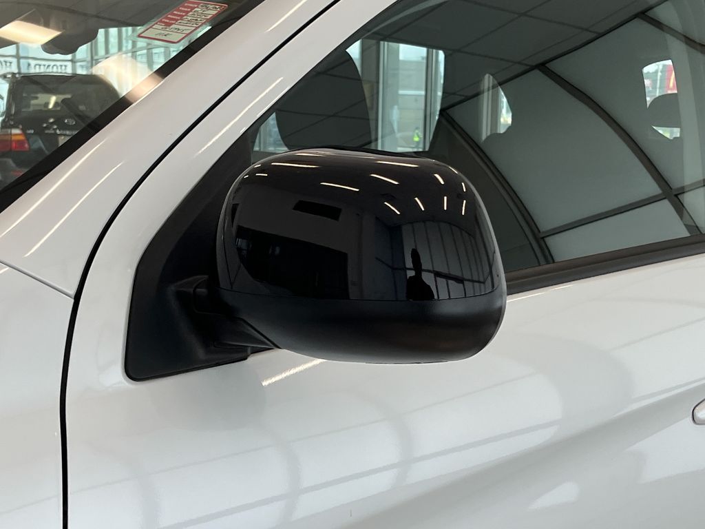 2024 Mitsubishi Outlander Sport LE photo 11