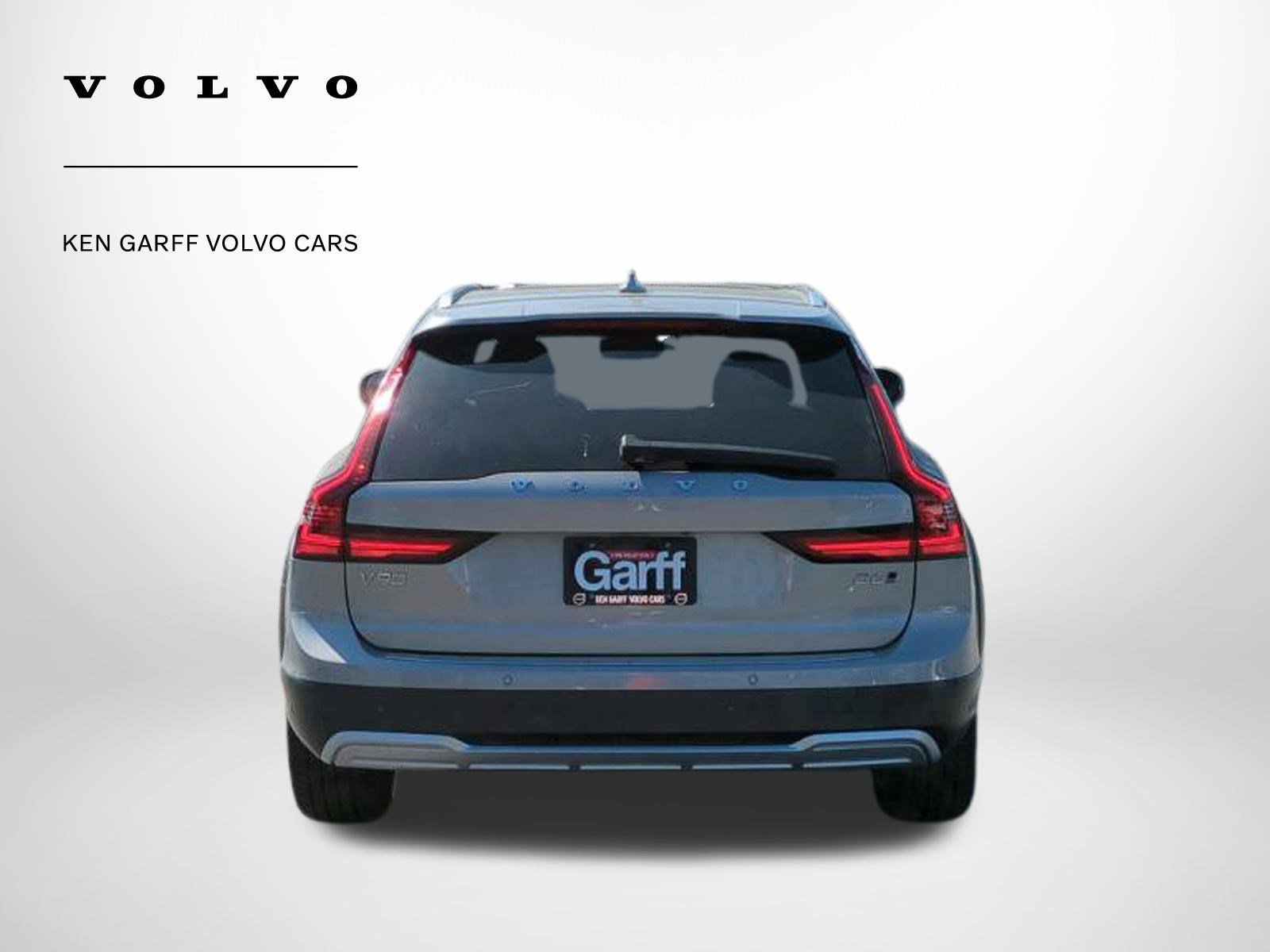 2025 Volvo V90 Cross Country photo 4