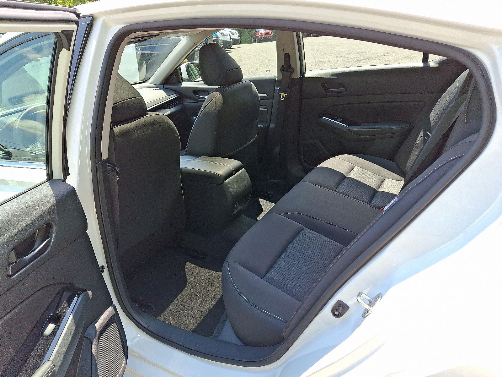 2023 Nissan Altima 2.5 SV photo 10