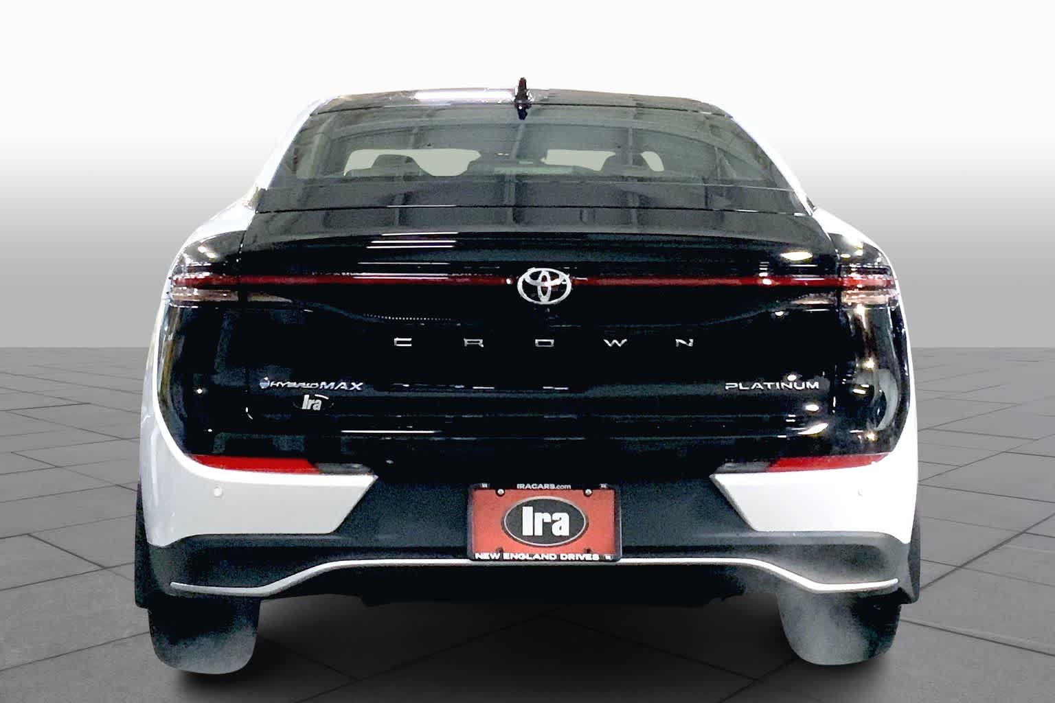 2025 Toyota Crown Platinum photo 4