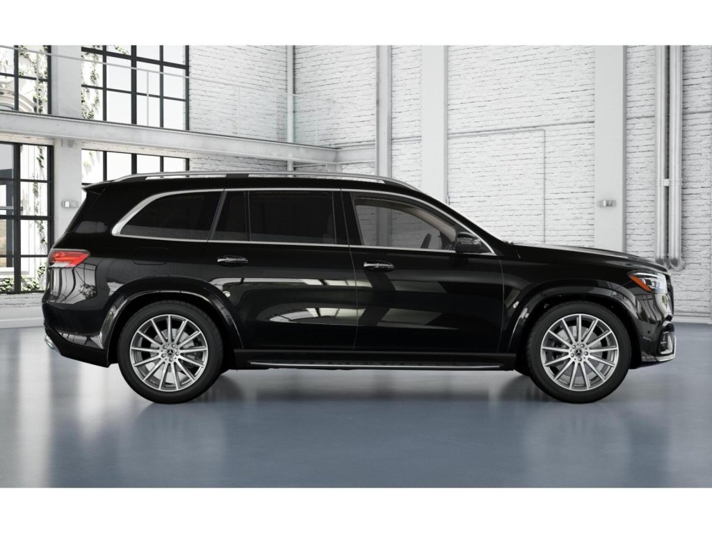 2026 Mercedes Benz GLS 450 4MATIC photo 2