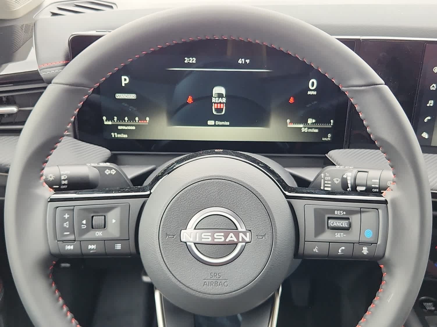 2025 Nissan Kicks SR photo 14