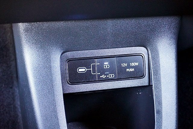 Used 2025 Black Hyundai SEL image 29