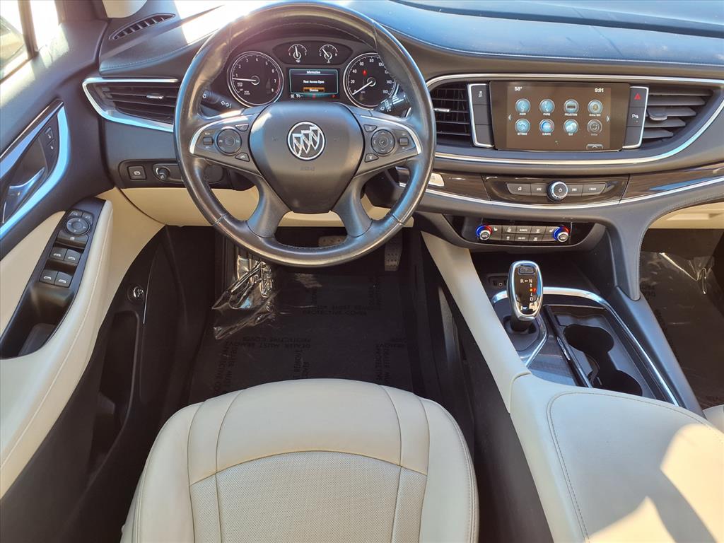 2019 Buick Enclave Essence photo 2