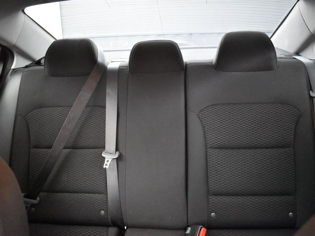 2020 Hyundai Elantra Value Edition photo 21