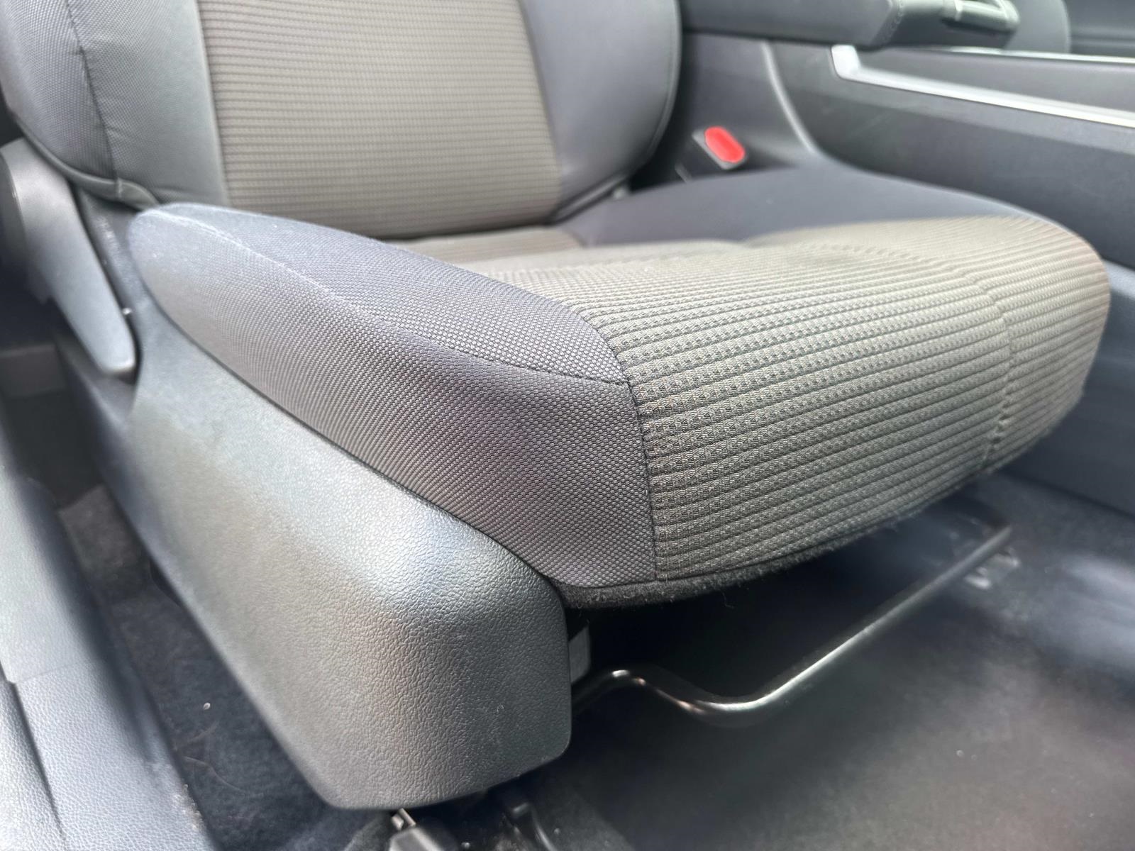 2024 Toyota Highlander LE photo 12