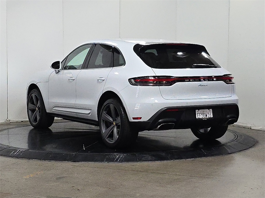 2024 Porsche Macan photo 9