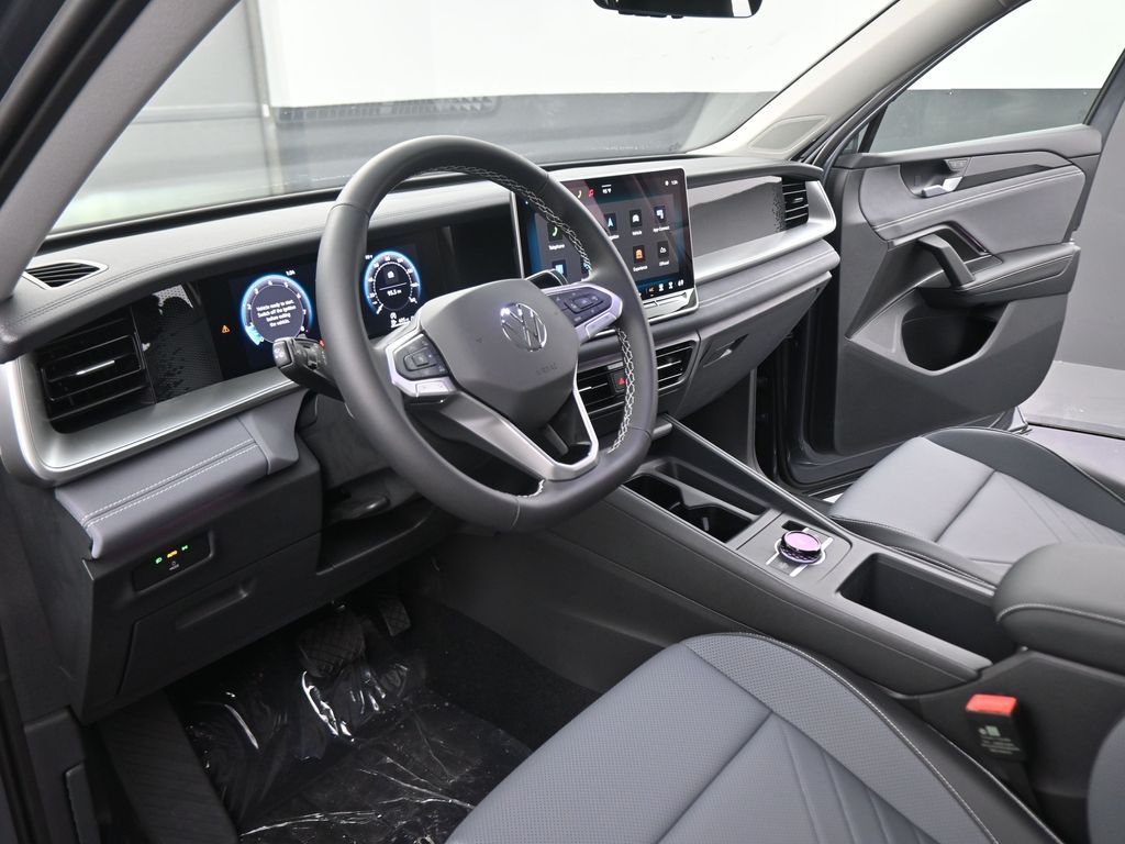 2025 Volkswagen Tiguan SE photo 36
