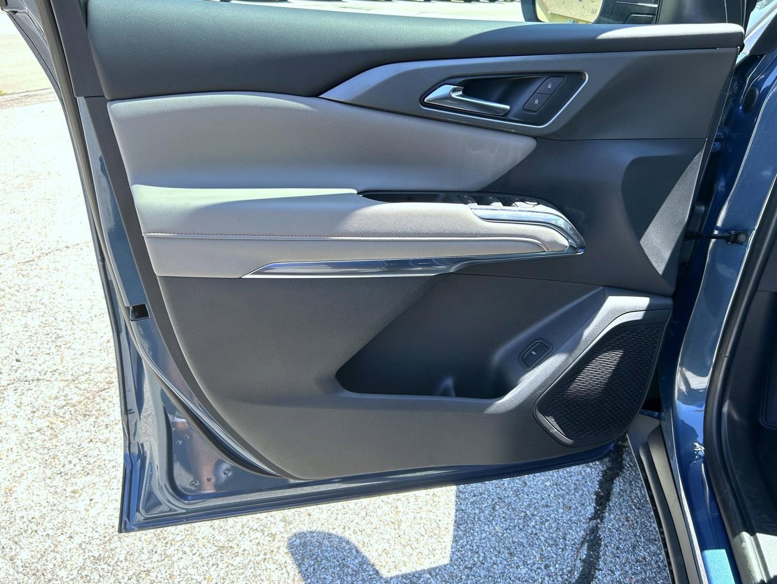 2025 Chevrolet Traverse photo 8