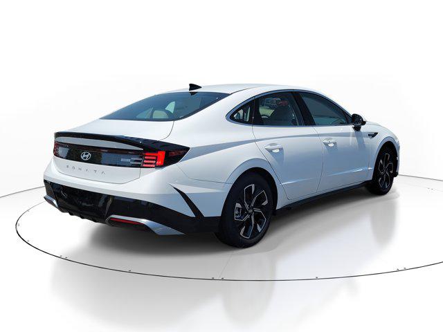 2025 Hyundai Sonata SEL photo 4