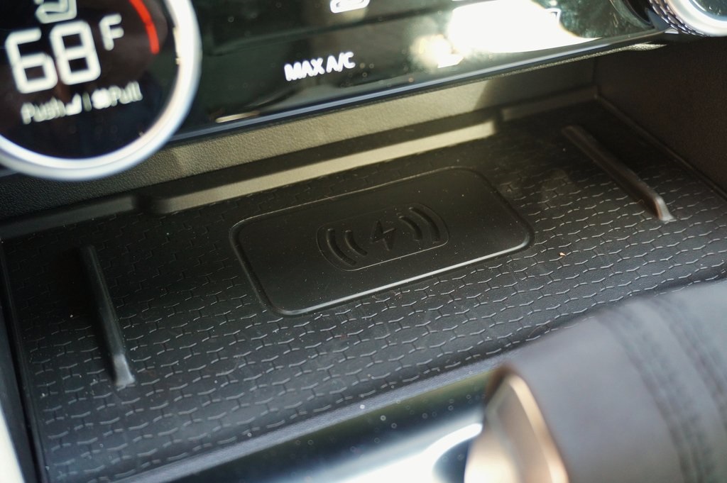 2025 JAGUAR F-PACE - Image 24