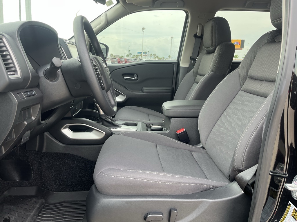 2024 Nissan Frontier SV photo 15
