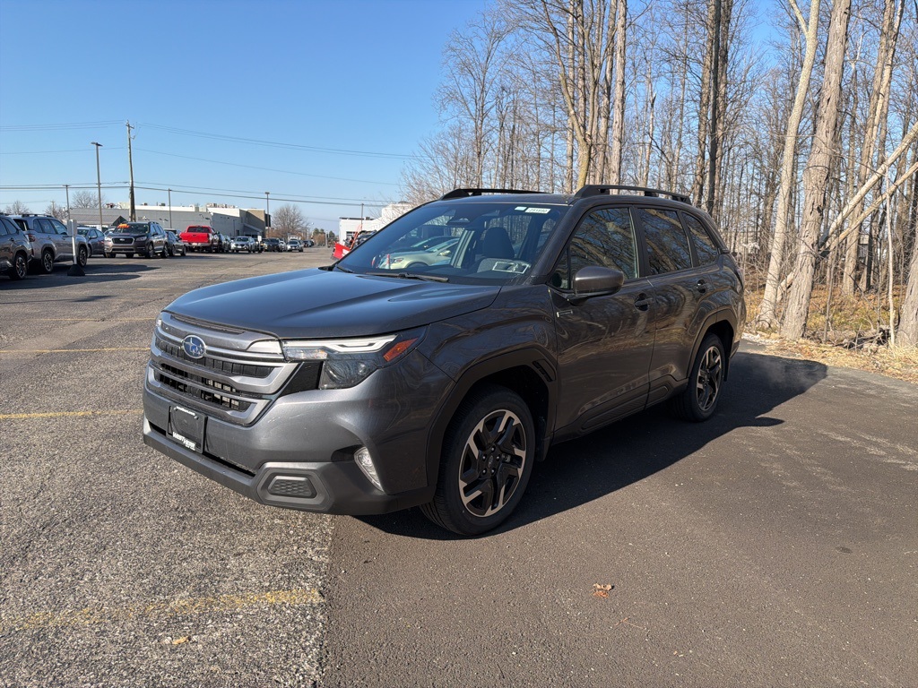 2025 Subaru Forester Premium photo 4