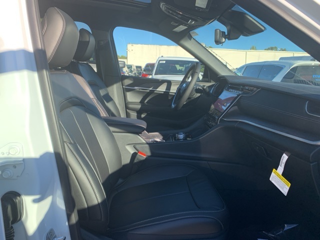 2025 Jeep Grand Cherokee Limited photo 27