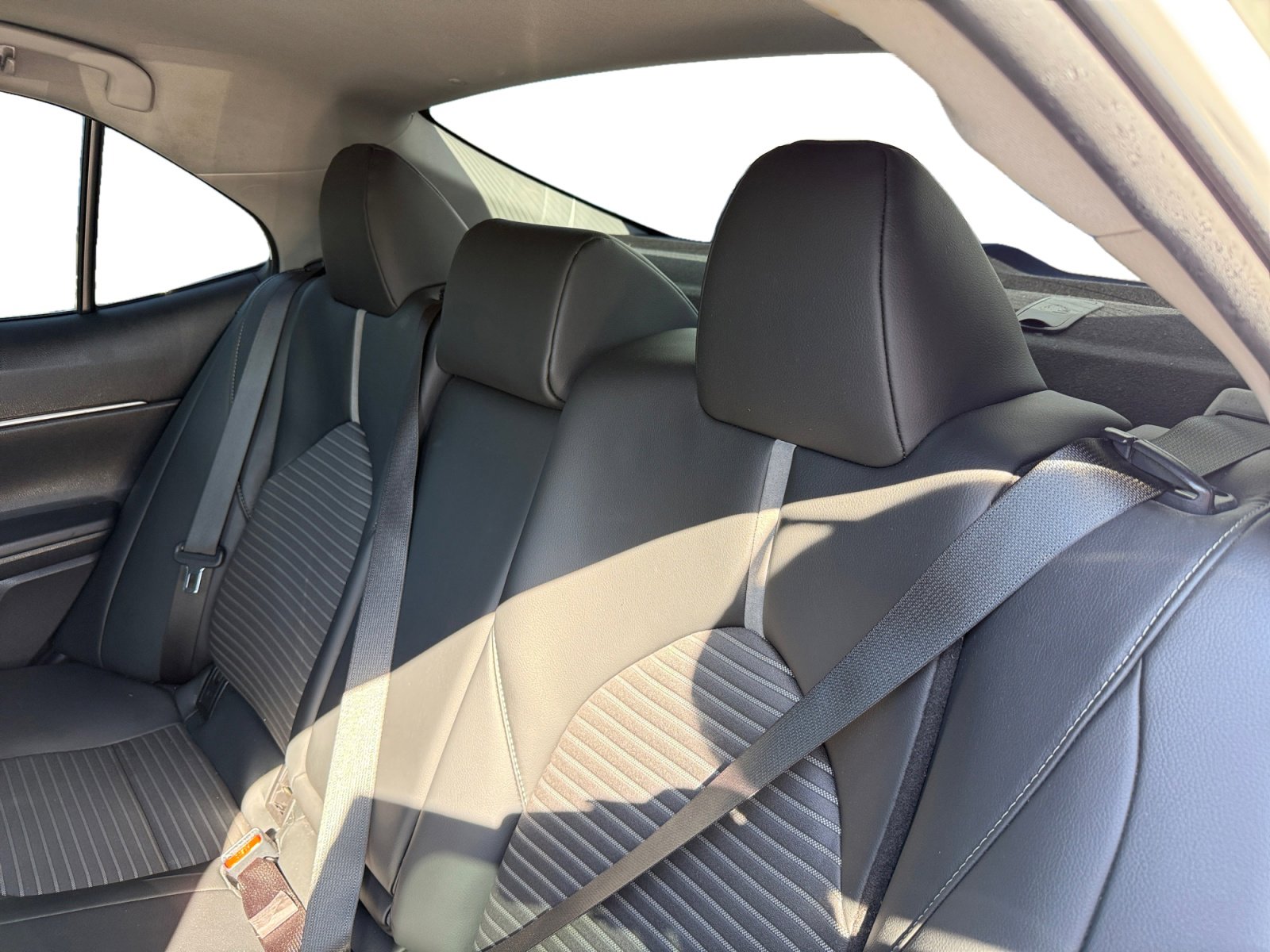 2021 Toyota Camry SE photo 16