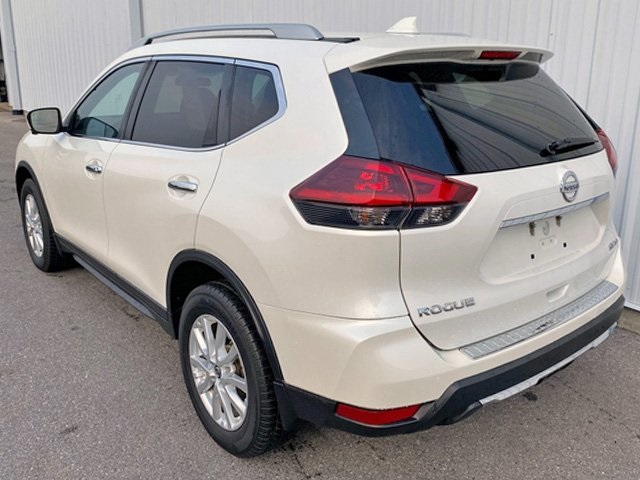 2018 Nissan Rogue SV photo 4