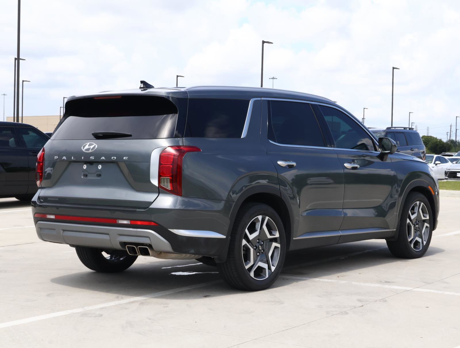 2023 Hyundai Palisade Limited photo 4