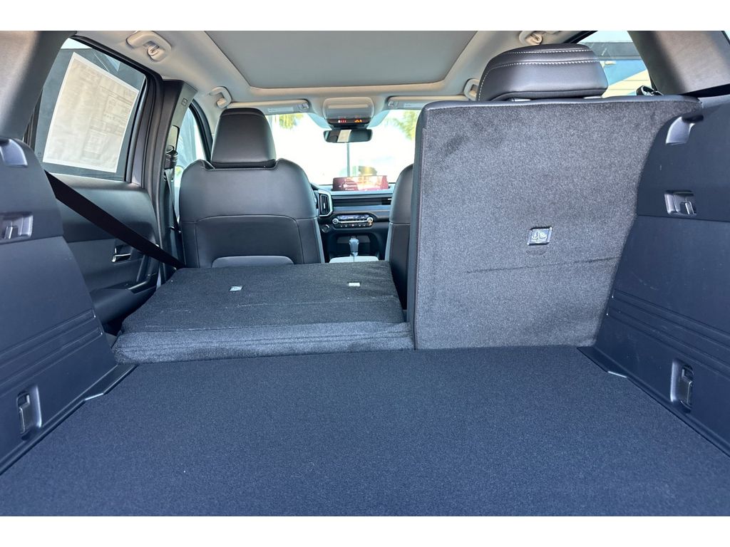 2025 Mazda CX-50 Premium Plus photo 9