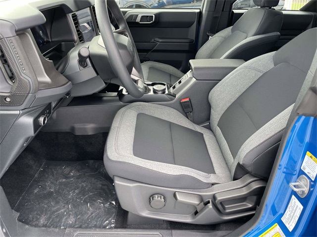 2025 Ford Bronco Base photo 8