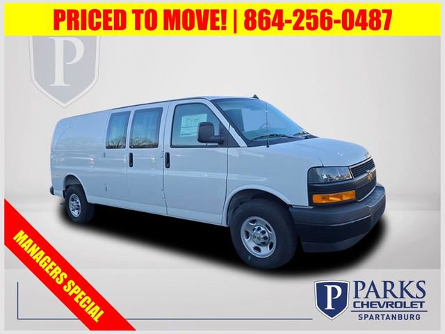2025 Chevrolet Express Base's photo
