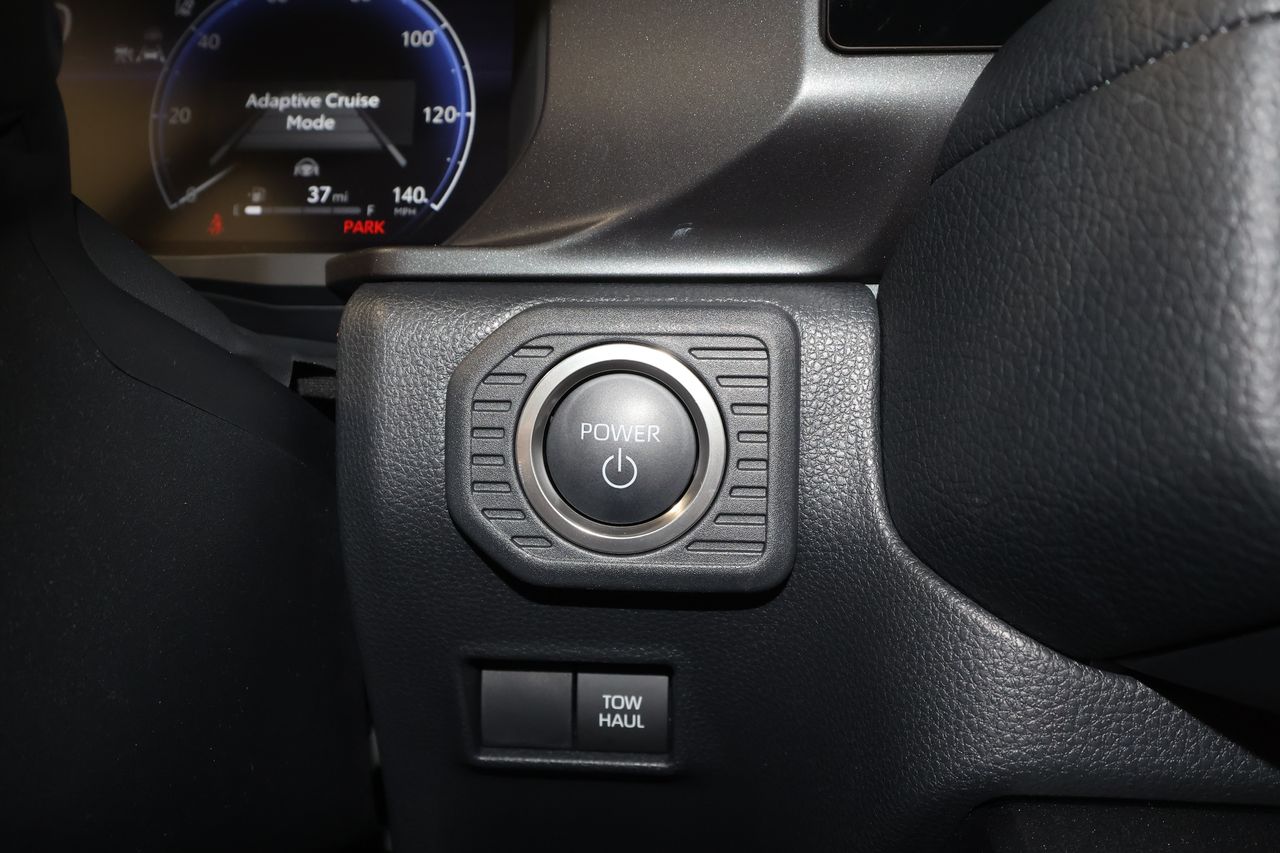 2025 Toyota Land Cruiser photo 16