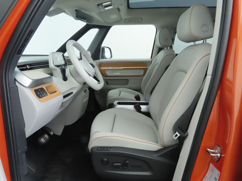 2025 Volkswagen ID. Buzz Pro Plus photo 18