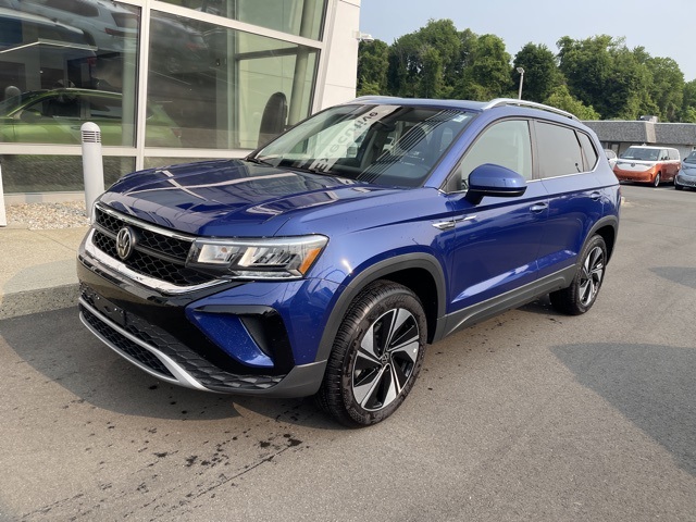 2024 Volkswagen Taos SE photo 3
