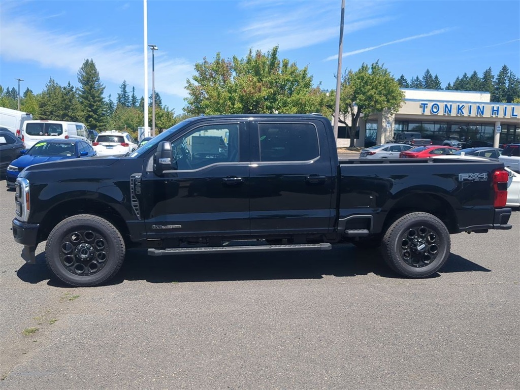 2025 Ford F-350 XLT photo 2