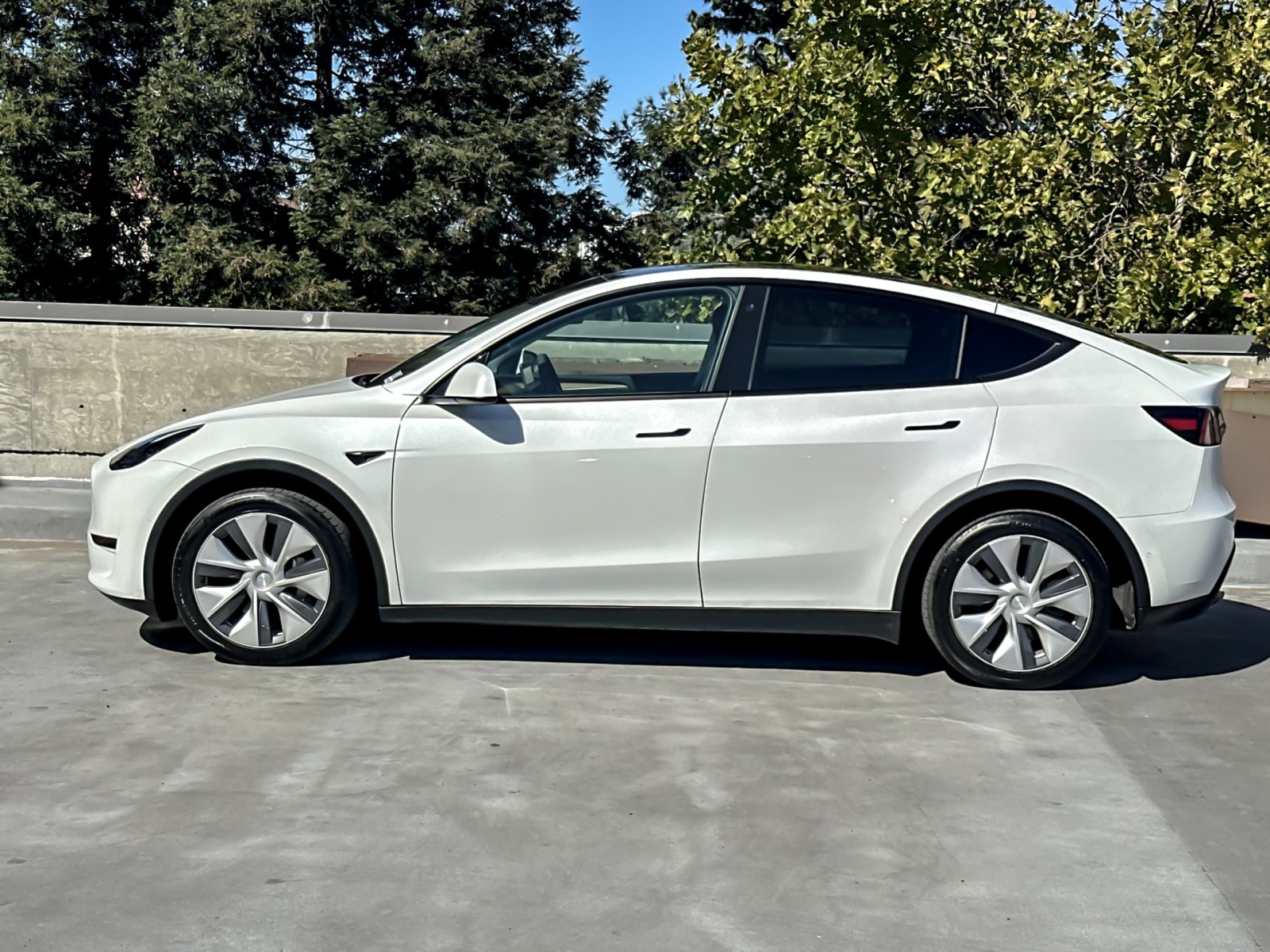 Used 2022 Tesla Model Y Long Range with VIN 7SAYGAEE9NF540550 for sale in Northfield, Minnesota