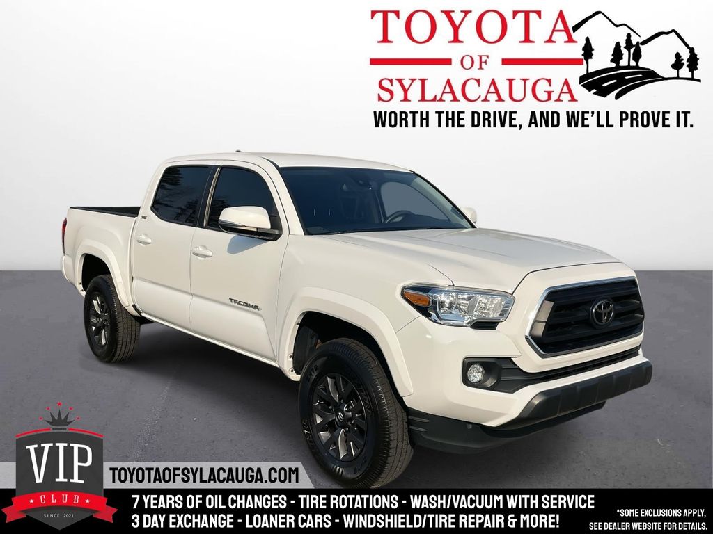 2022 Toyota Tacoma SR5's photo