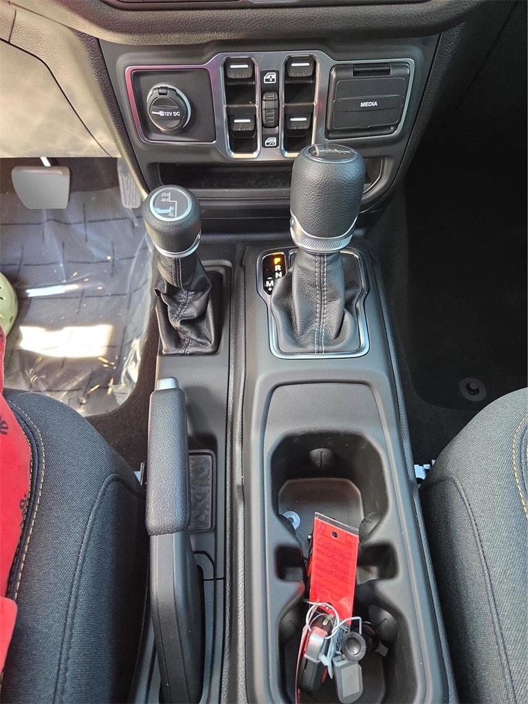 2025 Jeep Gladiator Sport S photo 18