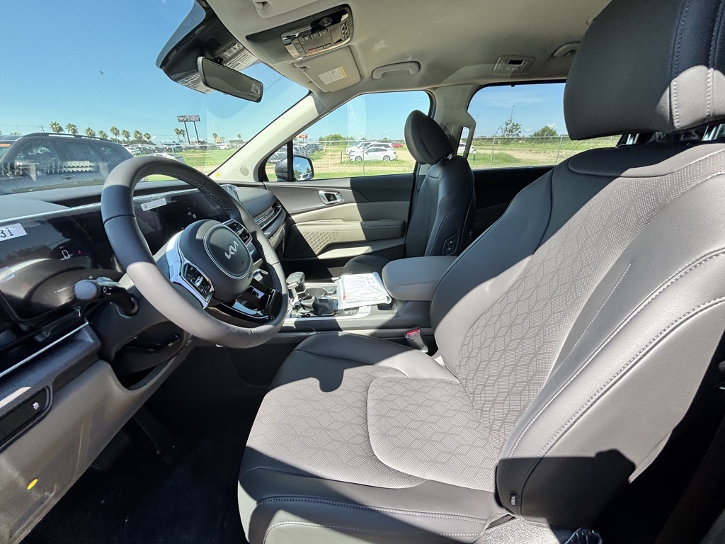 2026 Kia Carnival EX photo 13
