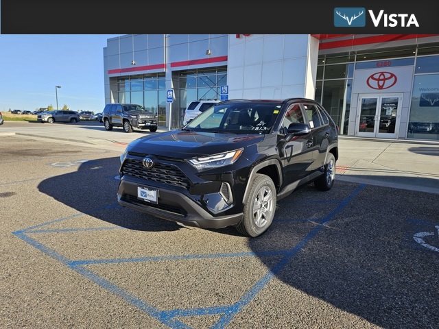 2025 Toyota RAV4 XLE's photo