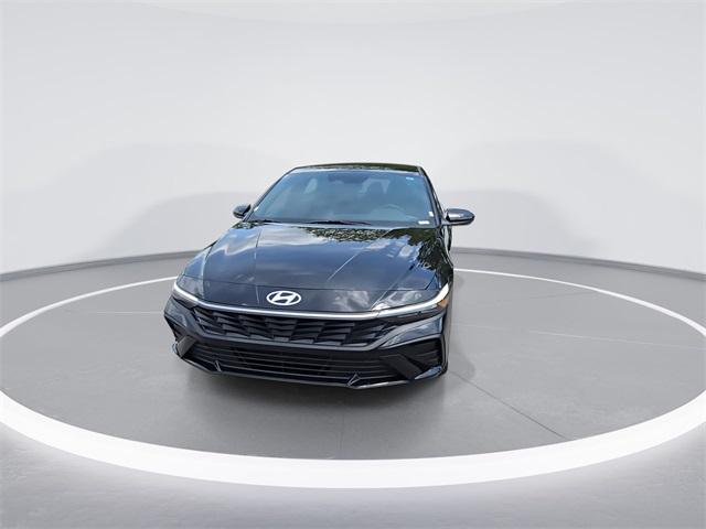 2025 Hyundai Elantra Hybrid SEL Sport photo 3