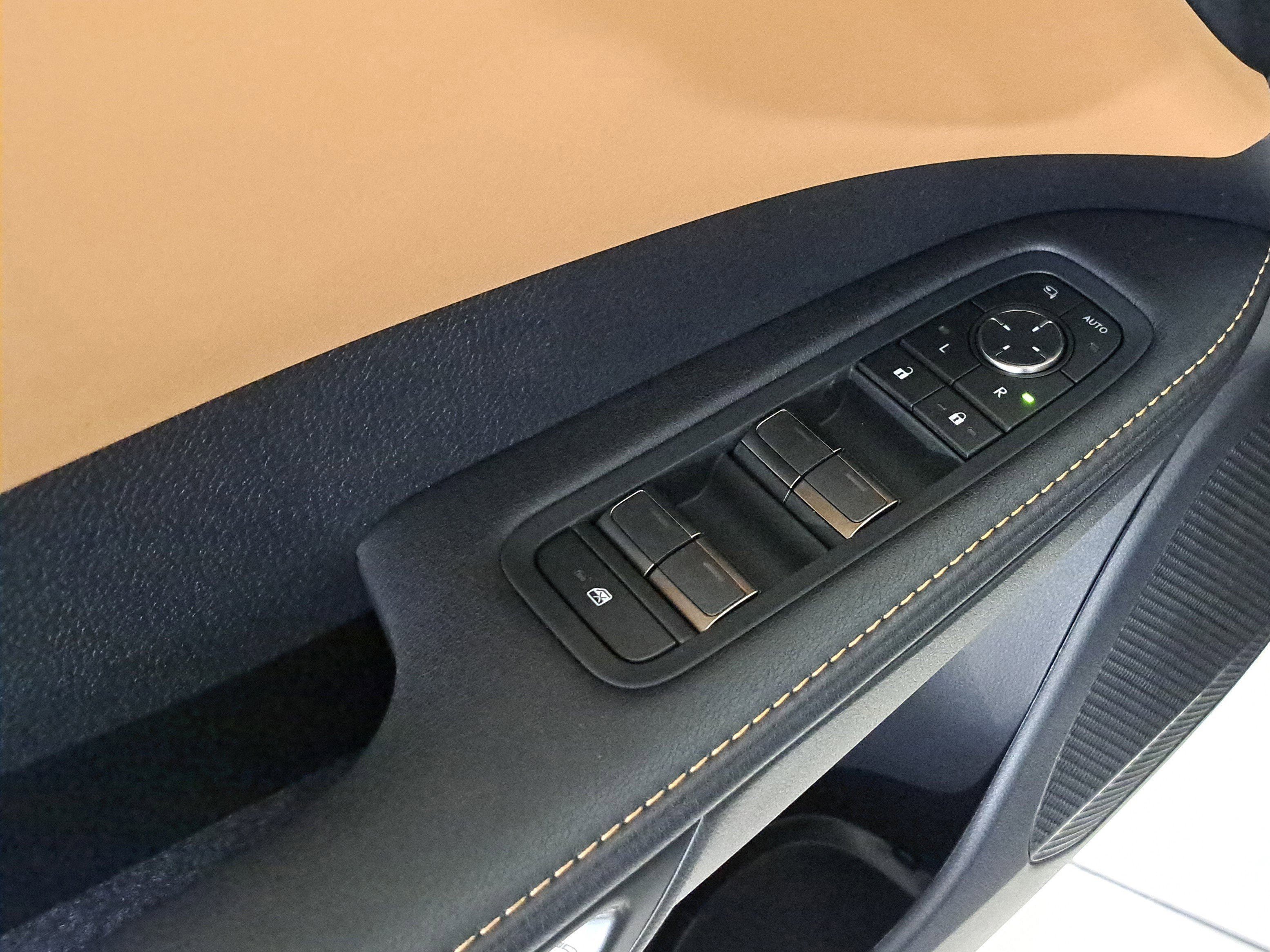 2025 Lexus RX 350 photo 7