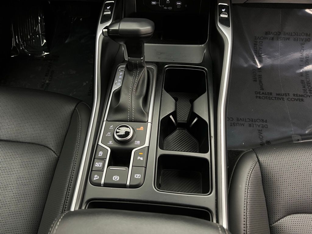 2024 Kia Sorento S photo 11