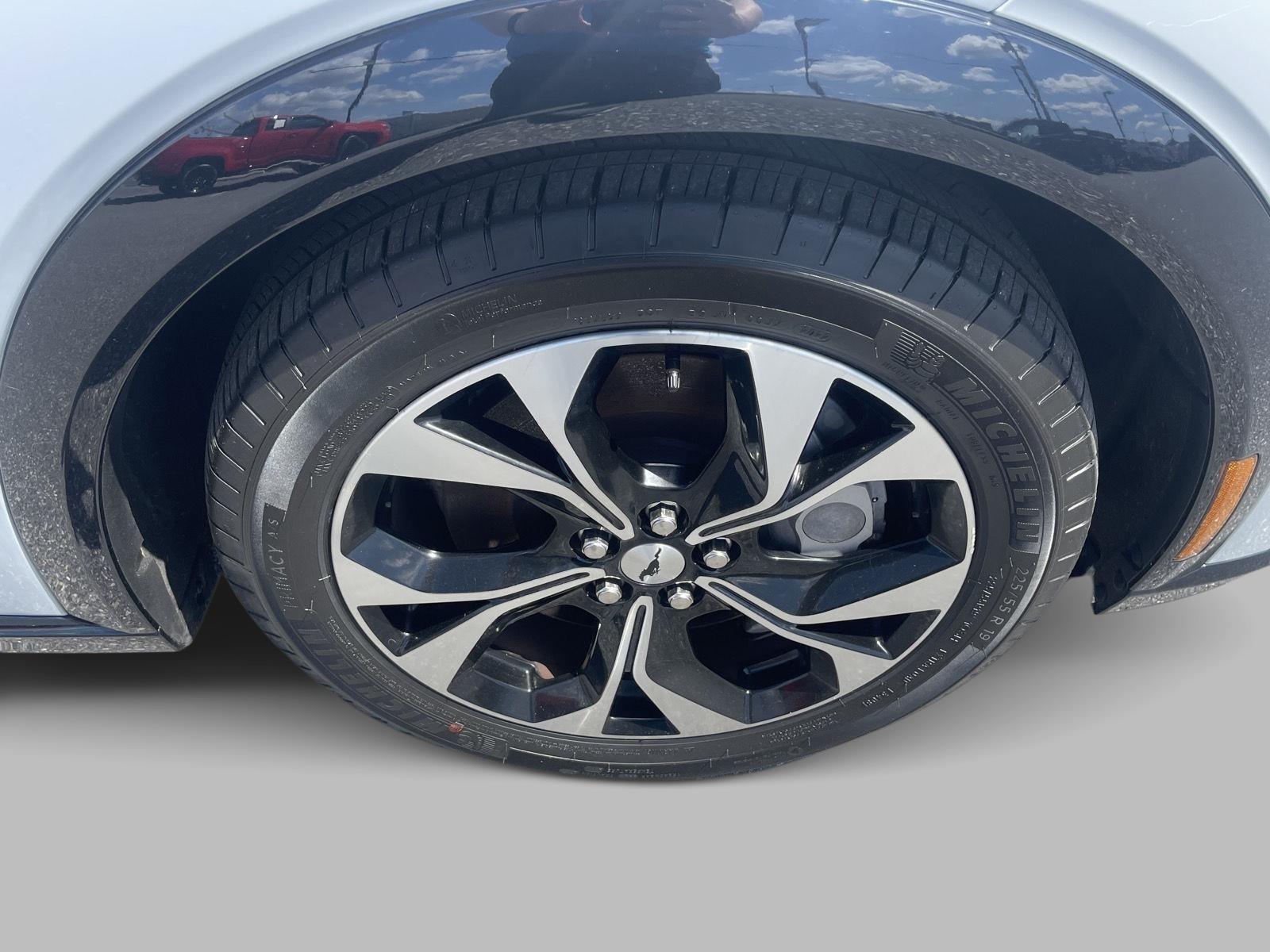 2022 Ford Mustang Mach-E Premium photo 12