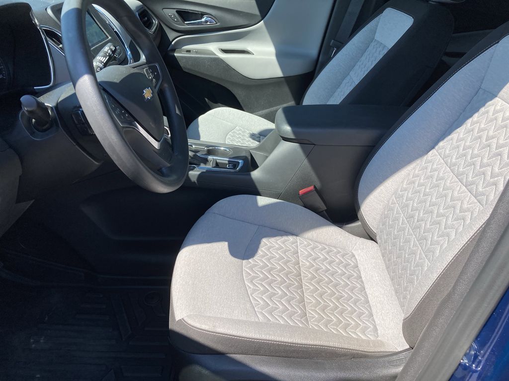 2022 Chevrolet Equinox LS photo 24