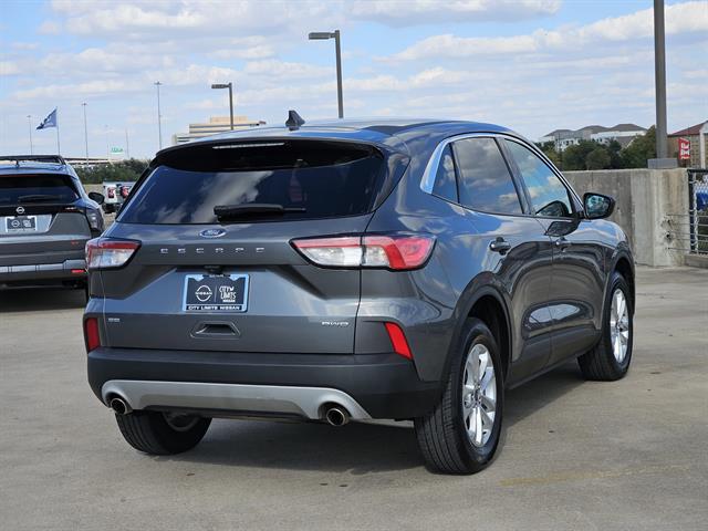2022 Ford Escape SE photo 3