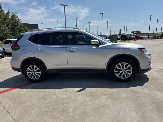 2017 Nissan Rogue SV photo 5