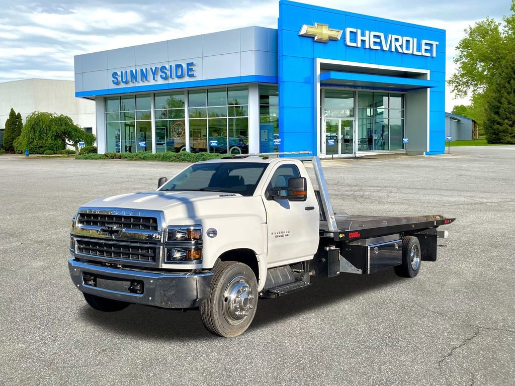 2023 Chevrolet Silverado 6500HD Work Truck photo 4