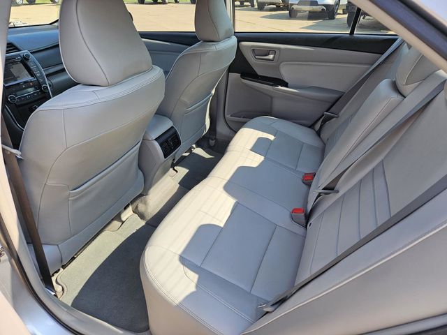 2017 Toyota Camry XLE photo 29