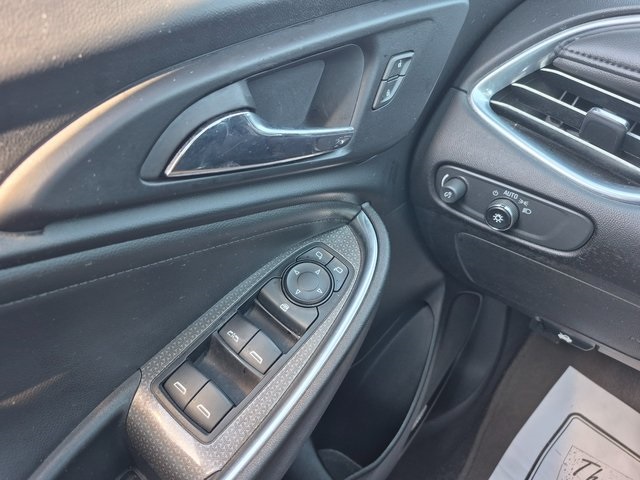 2018 Chevrolet Malibu 1LT photo 22