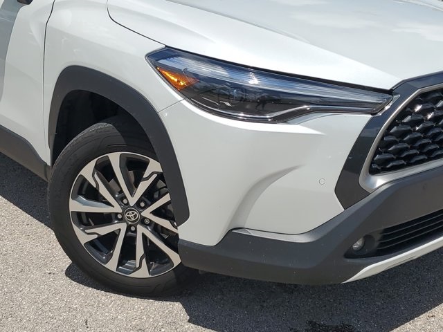 Used 2024 Toyota Corolla Cross XLE with VIN 7MUDAABGXRV117289 for sale in Kansas City