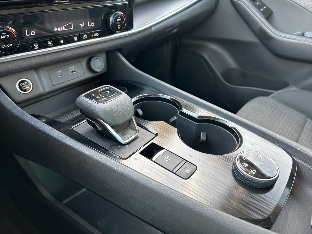 2023 Nissan Rogue SV photo 29