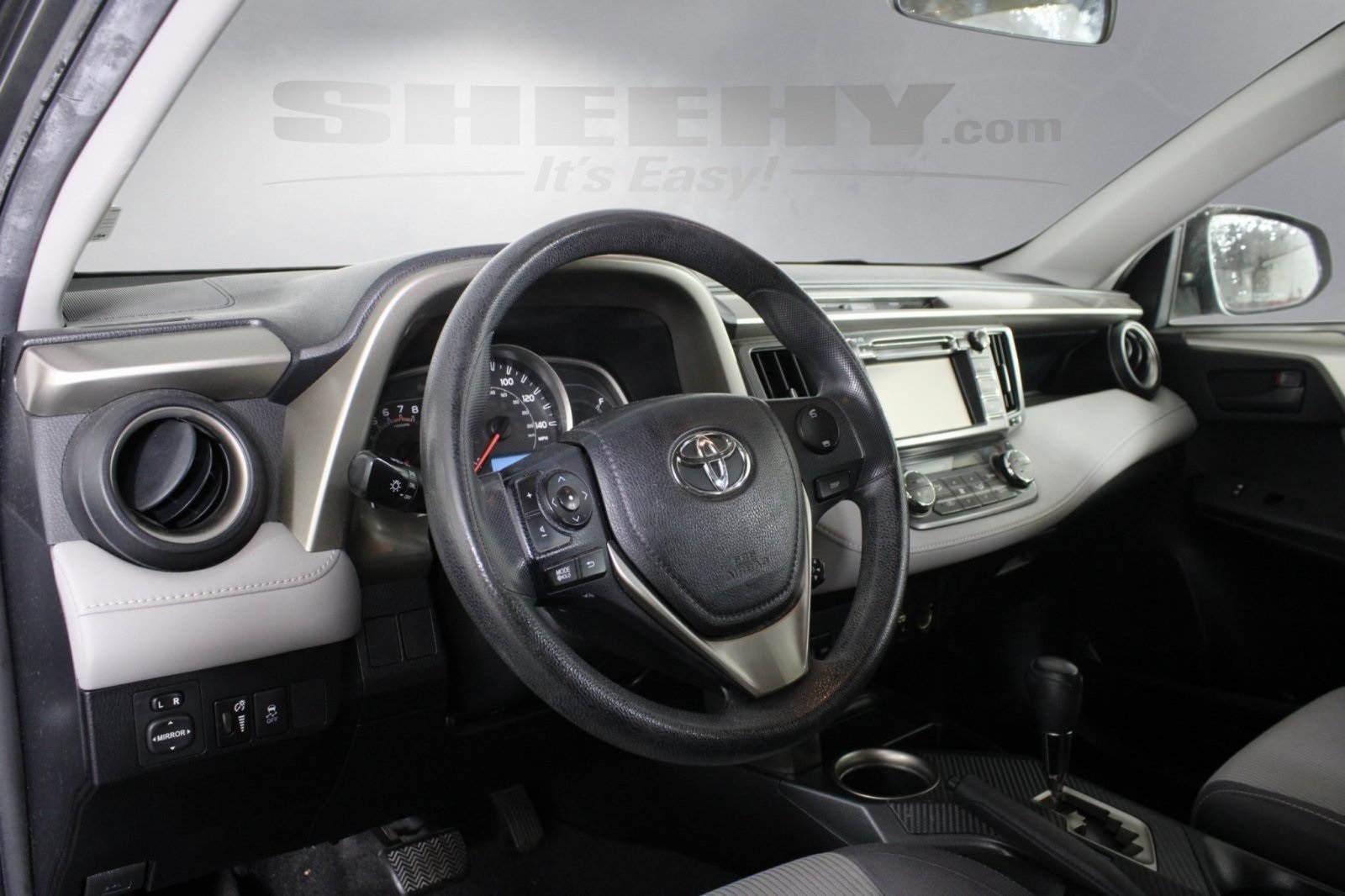 2013 Toyota RAV4 XLE photo 2