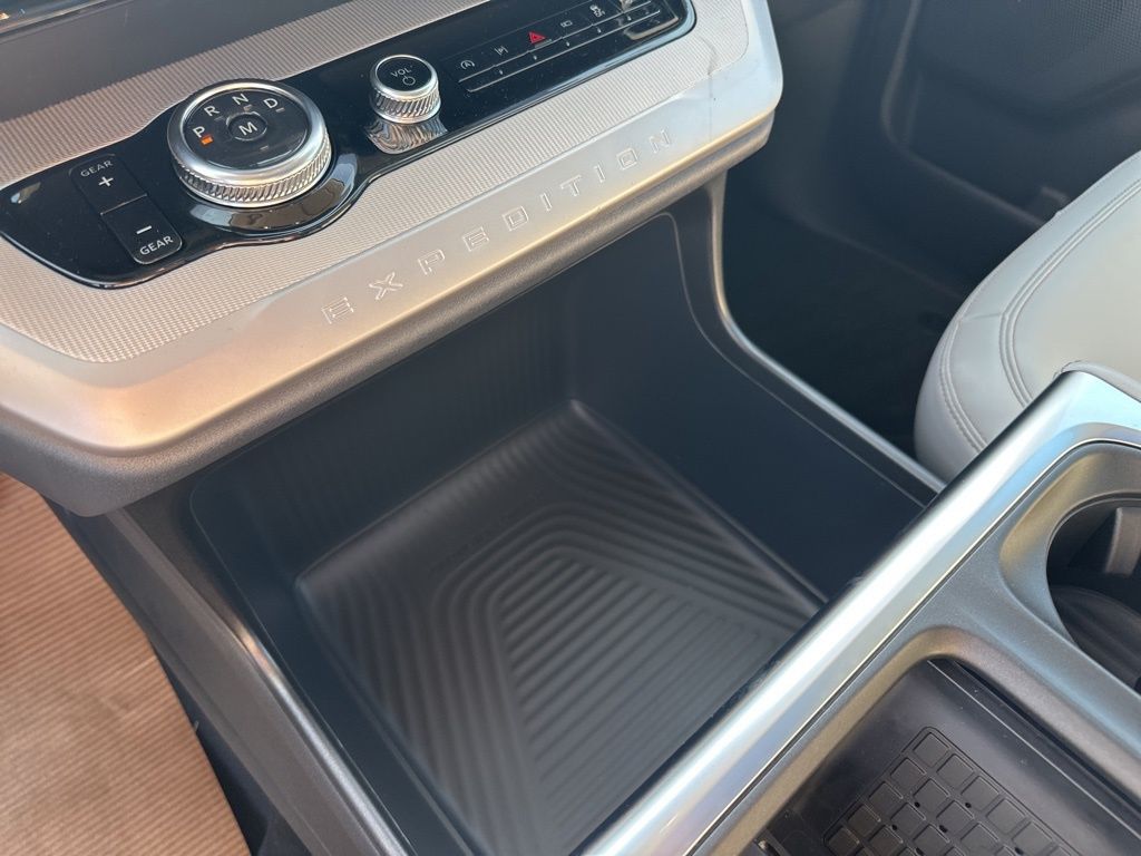 2025 Ford Expedition MAX photo 31